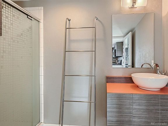 2nd image of 4053 S Lincoln St #2