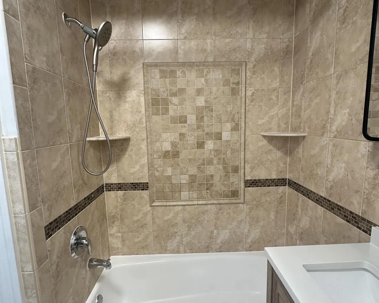 1 bed, 1.0 bath, 900 sqft, $2,450 — Photo 3