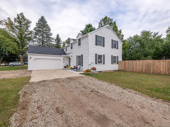 6655 Gove Ct N, Tecumseh, MI 49286