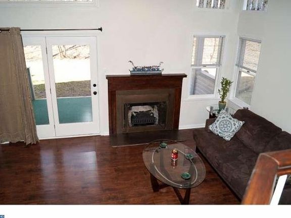 4th image of 5103 Claremont Ct