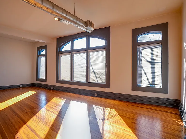 913 Monmouth St #2A — Photo 4