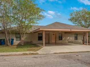 127 S Mansfield St, Pleasanton, TX 78064
