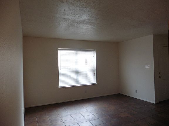 3rd image of 633 Louisiana Blvd SE APT D