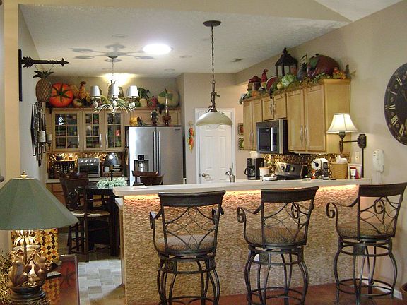 3rd image of 2 Harvestwood Dr