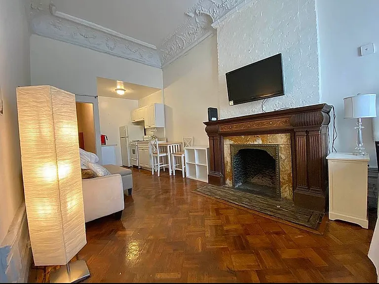 33 W 76th St #2A — Photo 2