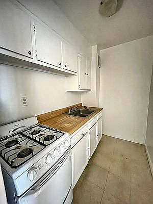 5th image of 87-01 Elmhurst Ave #2B