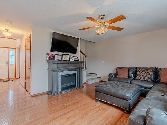 5th image of 998 Northwestern Ave