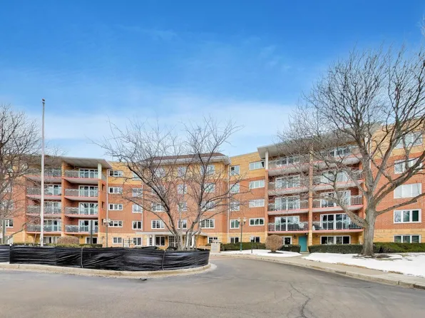 710 Creekside Dr Unit 104A, Mount Prospect, IL 60056