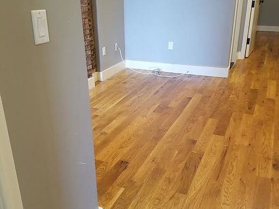 4th image of 425 Rogers Ave