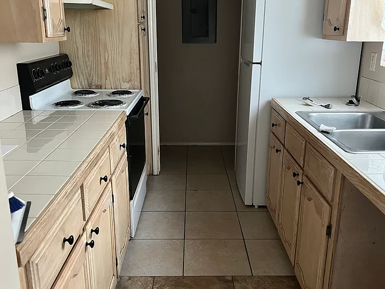 817 Sonesta Dr — Photo 14