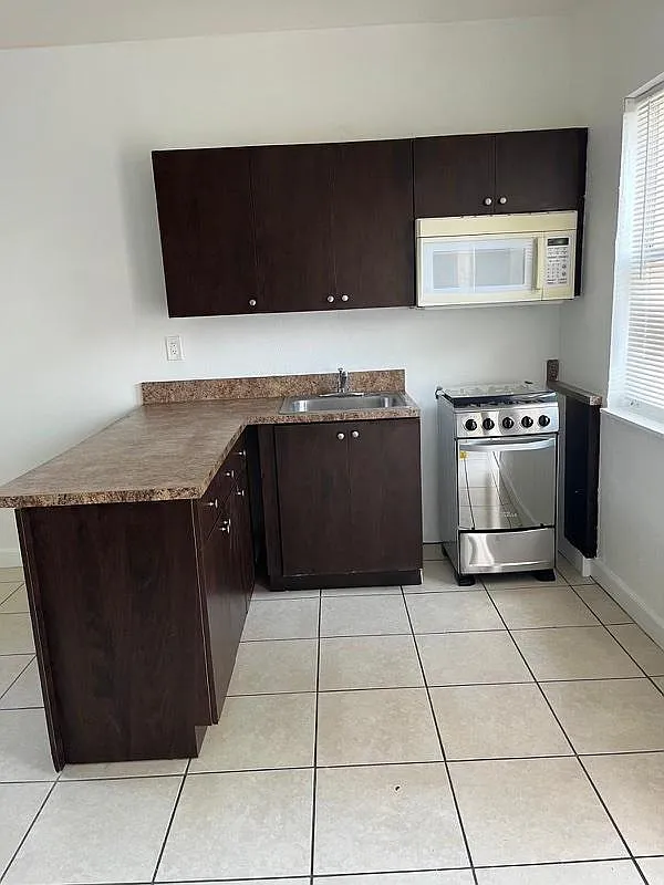 Studio, 500 sqft, $1,300 — Photo 1