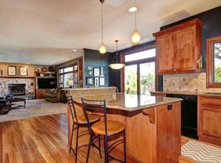 N74W16267 Stonewood Dr, Menomonee Falls, WI 53051