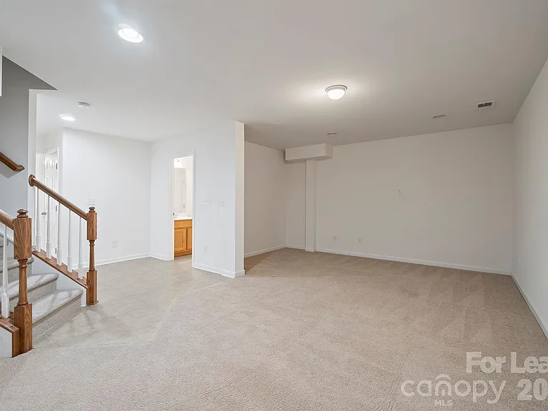 413 Armour St — Photo 23