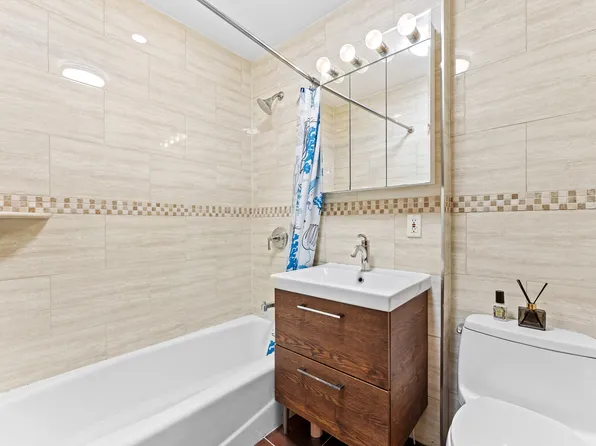 95-08 65th Road image 13 of 19