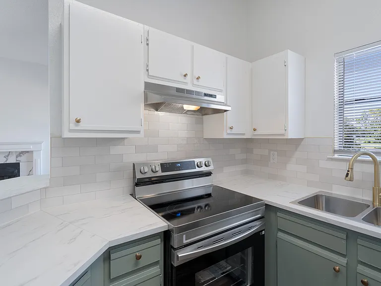 2909 W Slaughter Ln #B — Photo 37