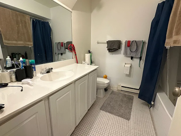 University Park Apartments near Cornell University — Photo 340