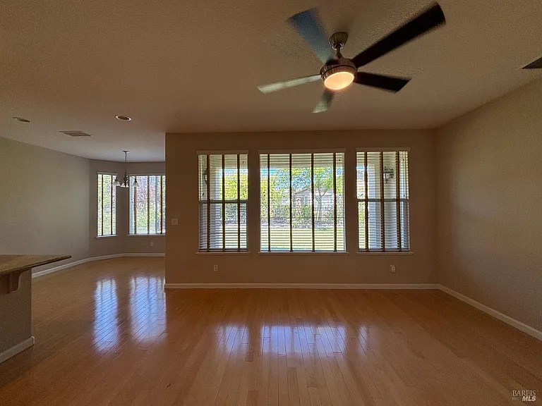 505 Marianna Pl — Photo 8