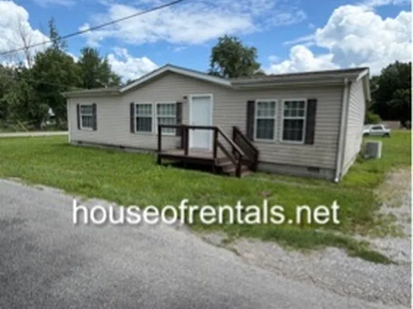 212 N 34th St, Herrin, IL 62948