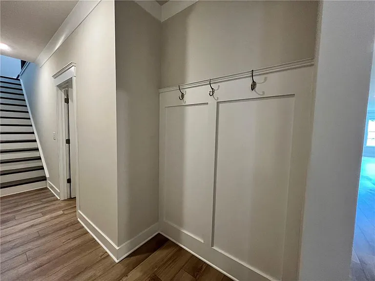 905 Winding Rose Dr — Photo 17