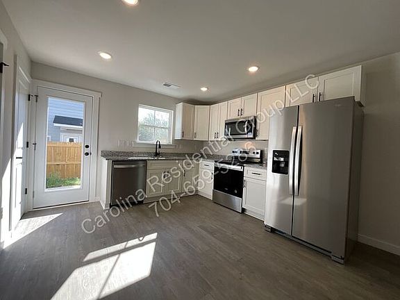 3rd image of 128 18th Place St NW