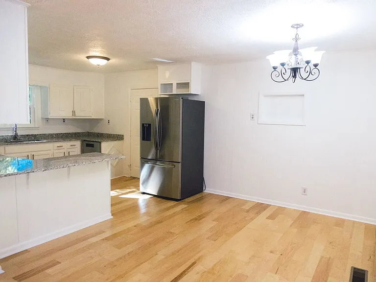 10716 Dallas Hollow Rd — Photo 4