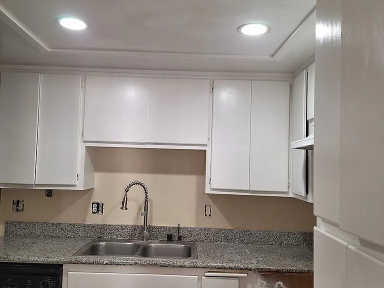 1249 N Edwards St #30 — Photo 2