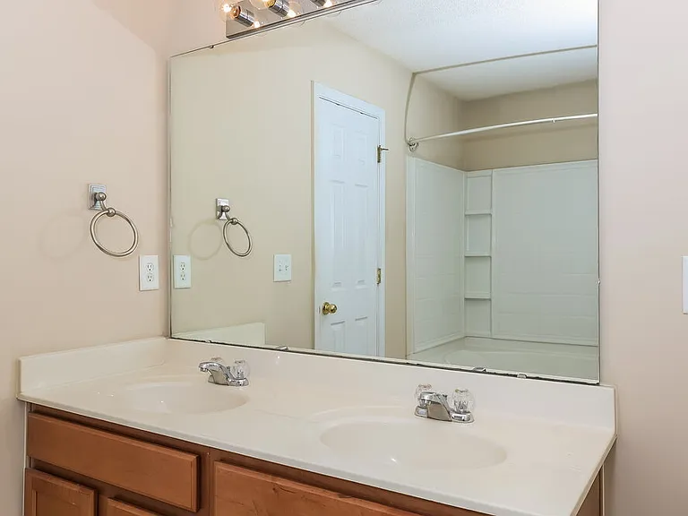 51 Valleyfield Dr — Photo 11