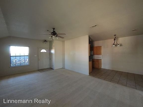 3rd image of 2802 Lucille Dr #B