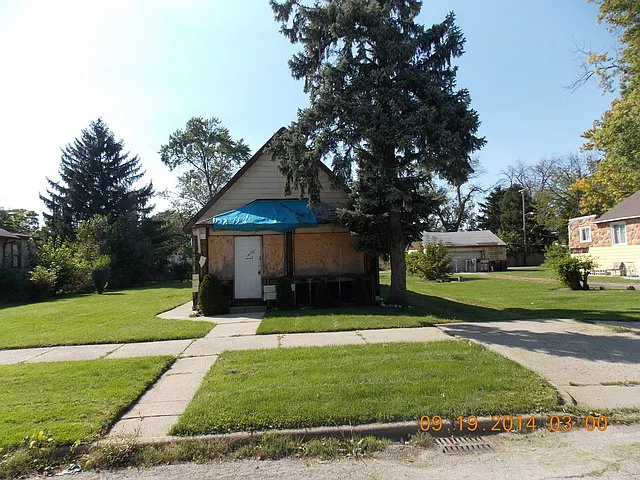 14922 Marshfield Ave photo 1