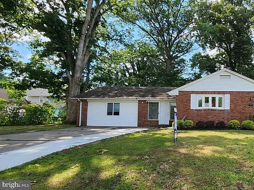 202 Holly St #LEFT SIDE Photo 1