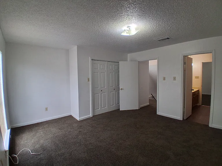 116 Oak Ridge Ave #D — Photo 10