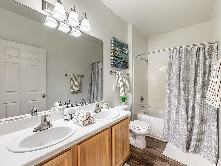 Carriage Hill Apartments — Photo 12