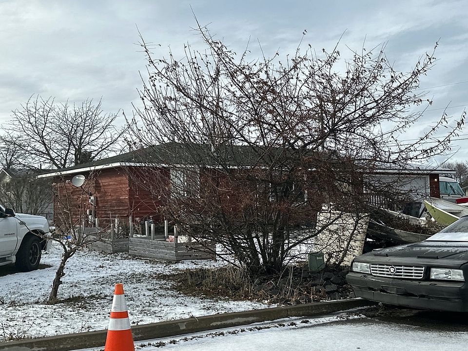 2nd image of 2815 N Johnson Ct