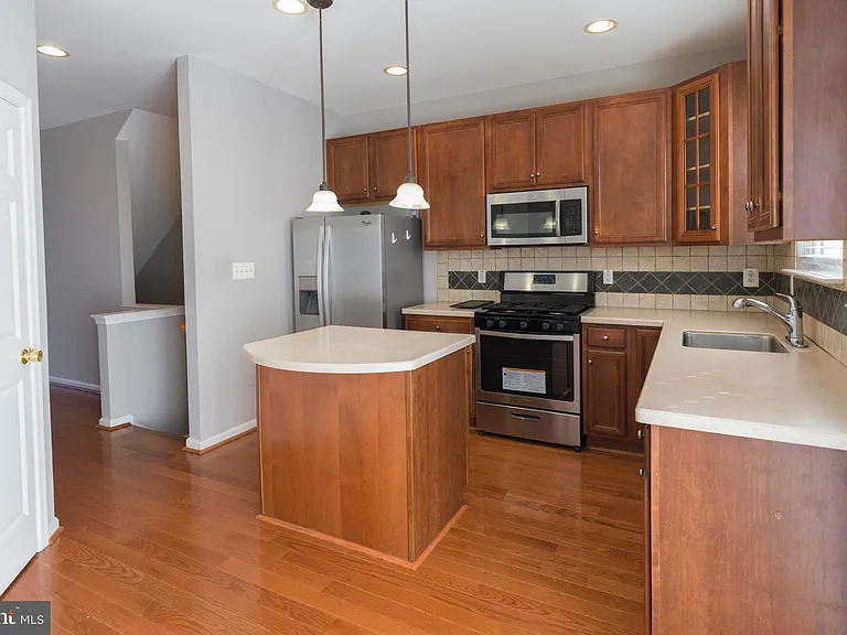 4281 S Capitol St SW — Photo 9
