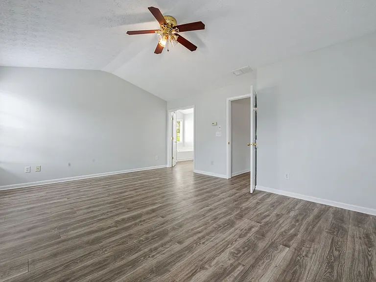290 Clairidge Ln — Photo 29