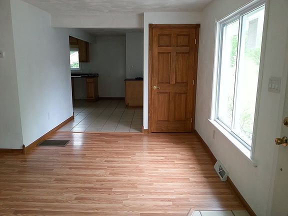 3rd image of 1628 Pearl St