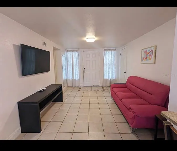 203 W Crest 1/2 Ave — Photo 4
