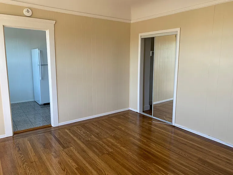2900 Franklin St #7 — Photo 4
