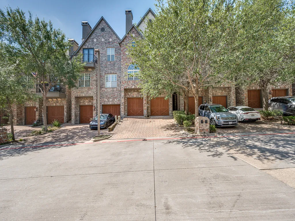 4 bed, 2824 sqft, $3,200 — Photo 1