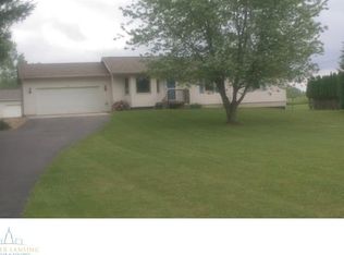 2215 Arch Rd, Eaton Rapids, MI 48827