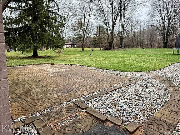 3rd image of 5036 Beecher Rd
