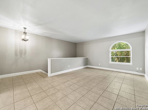 5th image of 102 Vassar Ln