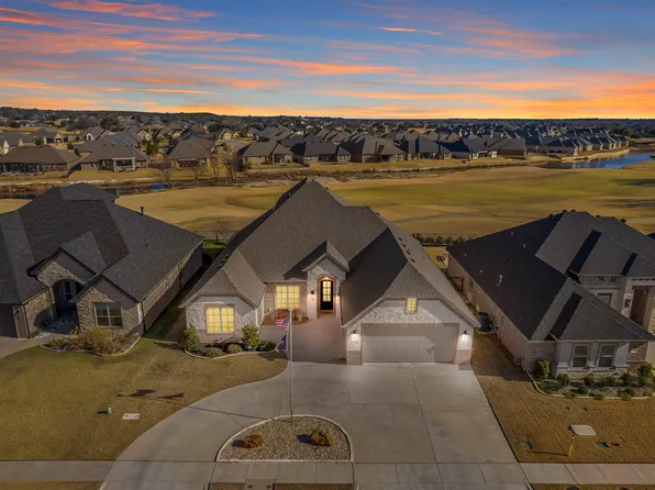 100 Spieth Ct, Granbury, TX 76048