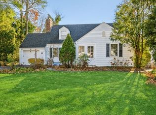 40 Derby Rd, Port Washington, NY 11050