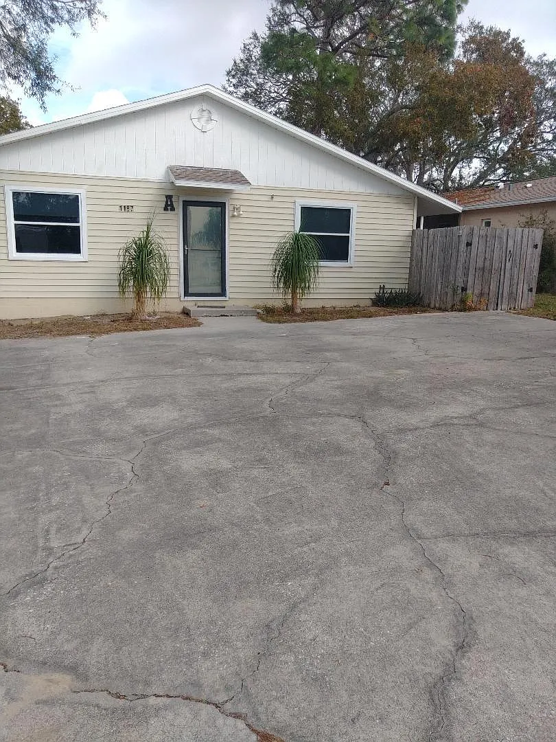 1187 E Spruce St — Photo 3