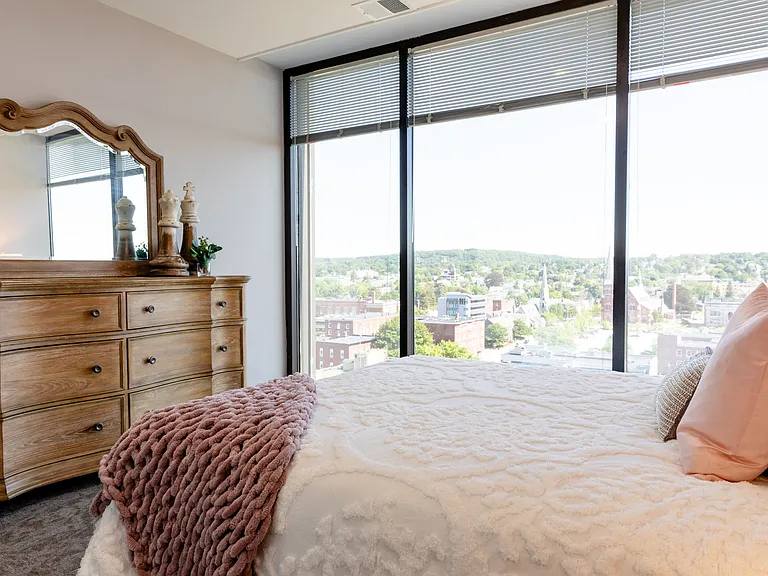 The Residence at 1000 Elm — Photo 17