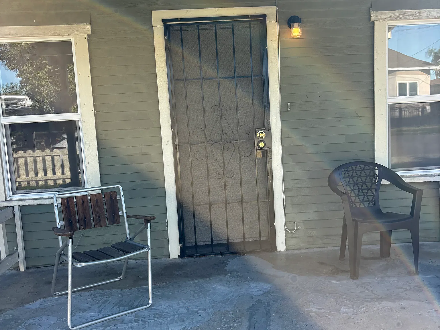 963 Herrington Ave — Photo 1