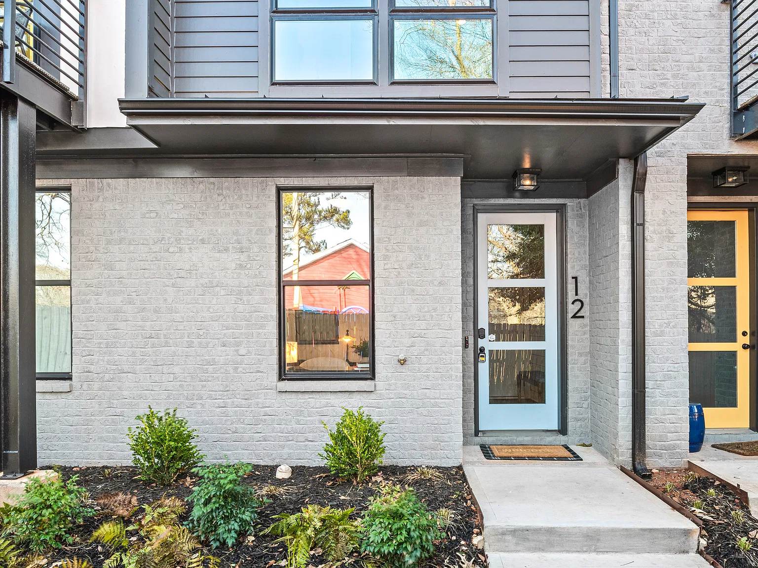 2 bed, $5,000 — Photo 4