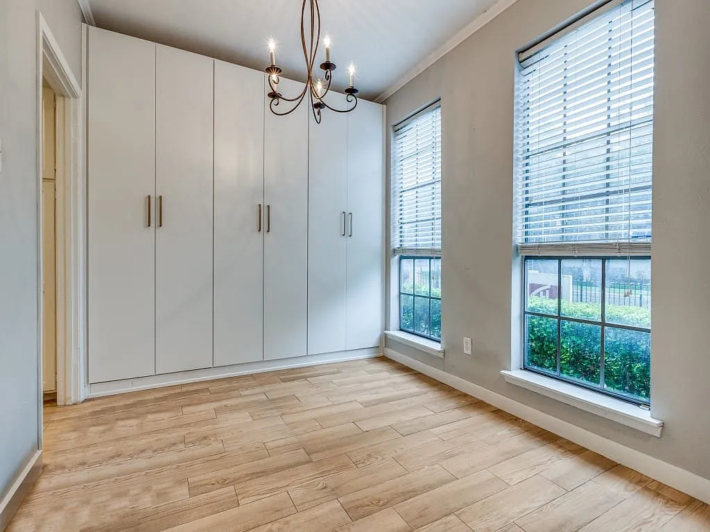 2 bed, 2.5 bath, 1102 sqft, $2,200 — Photo 3