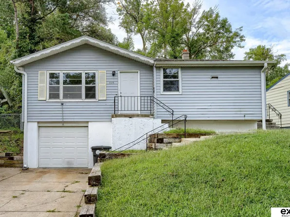 3325 Weber St, Omaha, NE 68112